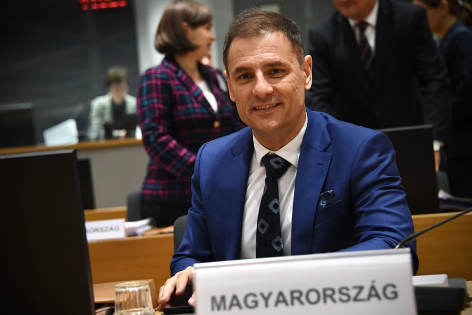 Századvég: az uniós polgárok véleménye egybecseng a magyar kormányéval