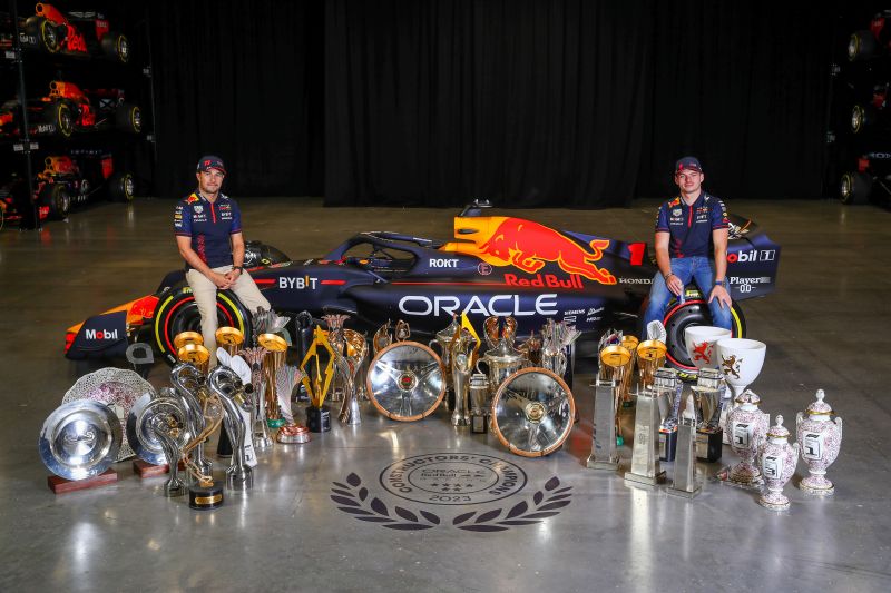 Verstappen, Perez, az RB19-es és a Red Bull összes 2023-as F1-es trófeája