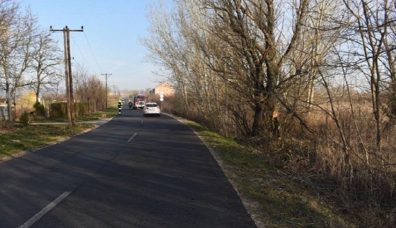 Autó: Részegen az árokban kötöttek ki, majd letagadták, hogy a kocsiból kirepülő nő is velük utazott