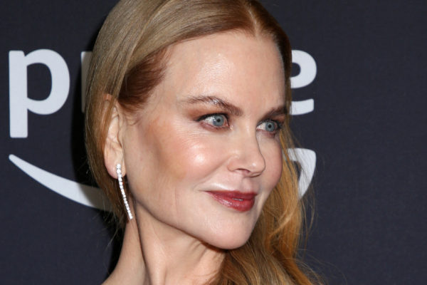 Az 56 éves Nicole Kidman fehérneműben pózolt, így még sosem láttuk + VIDEÓ