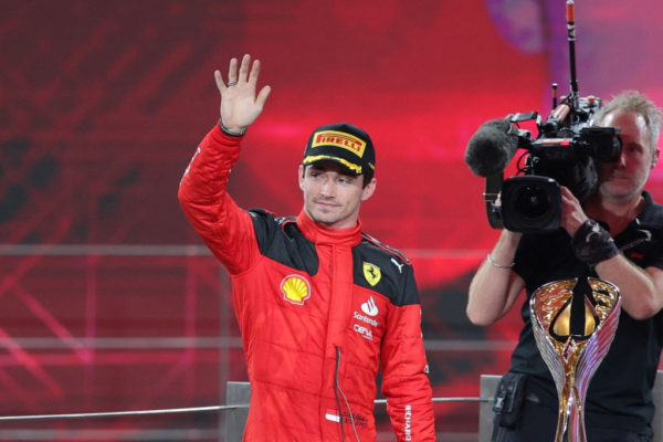 Charles Leclerc szerződést hosszabbított a Ferrarival