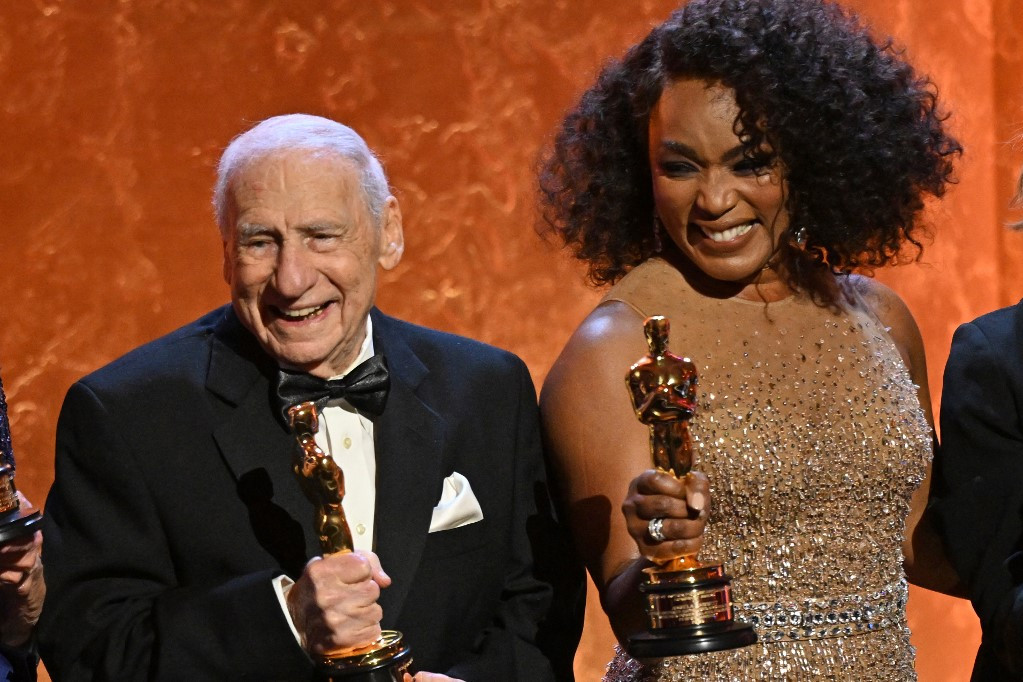 Mel Brooks és Angela Bassett is tiszeletbeli Oscar-díjat kapott