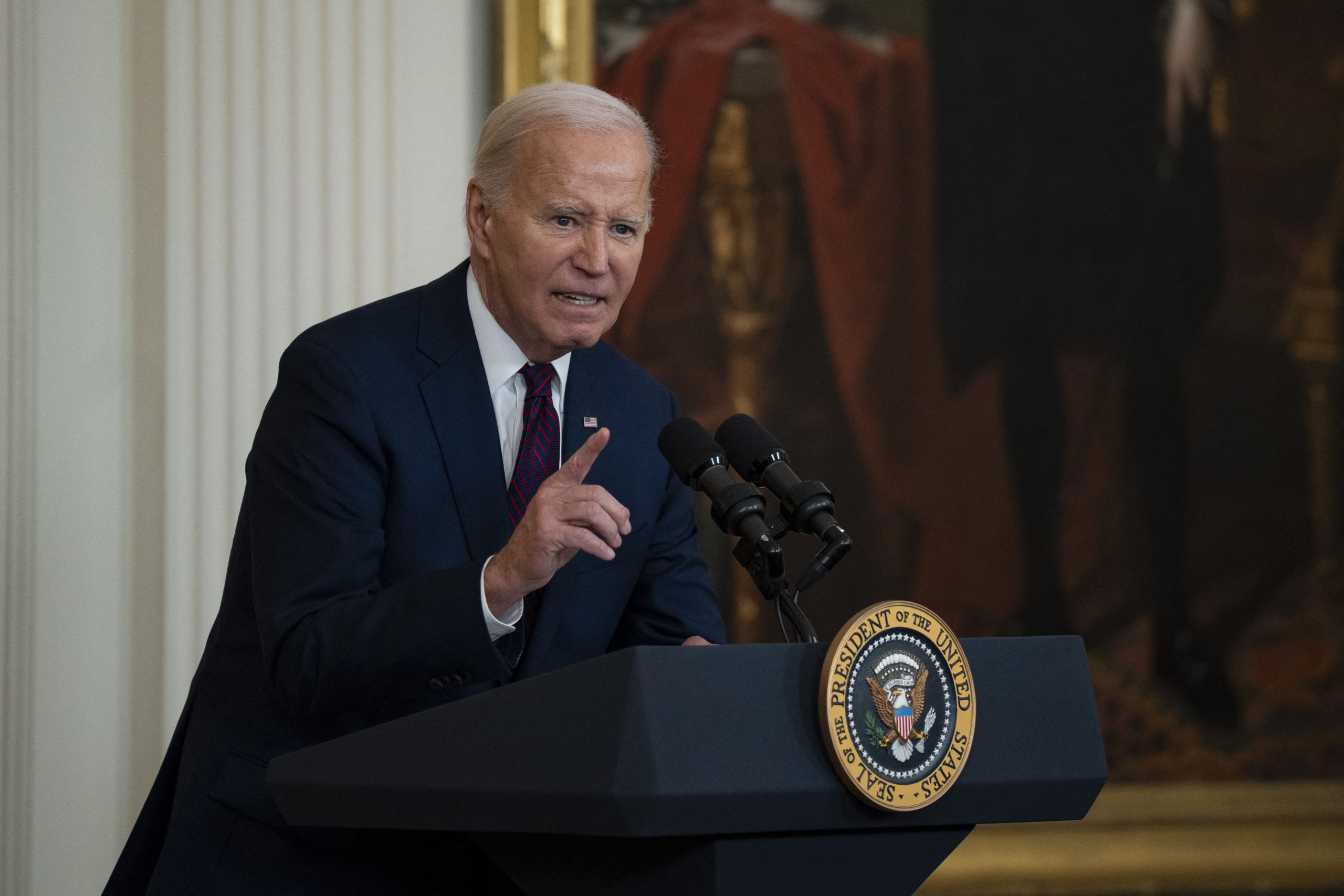 Bidennek eleredt a nyelve +VIDEÓ