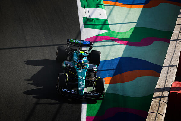 f1-alonso-aston-dzsidda-fp2-1