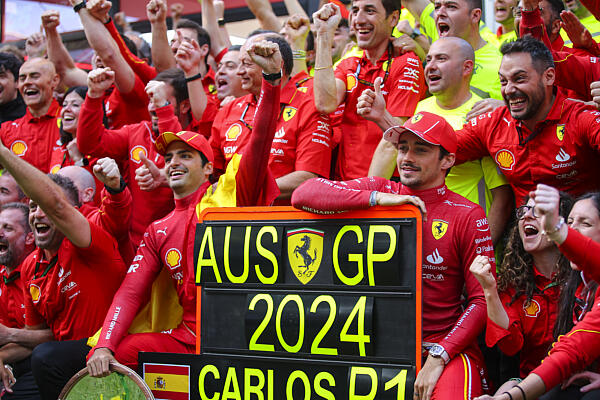 f1-sainz-leclerc-ferrari-aus