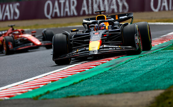 f1-verstappen-redbull-ferrari-suzuka-1