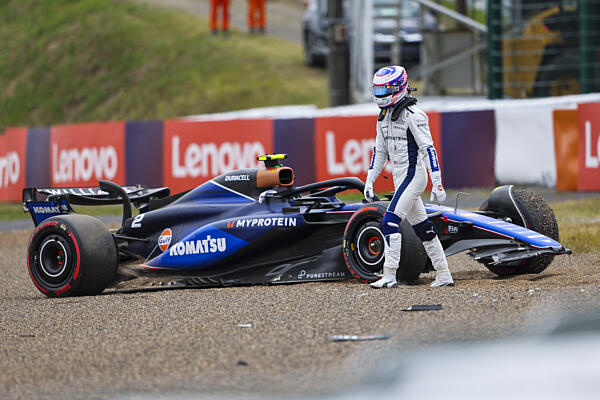 f1-sargeant-williams-suzuka-crash