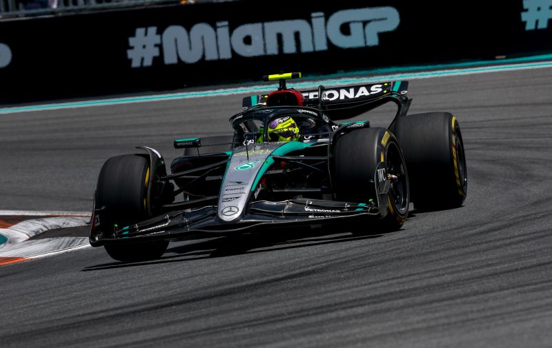 f1-hamilton-mercedes-miami-1