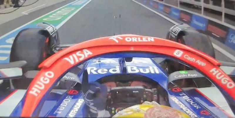 pf-ricciardo-finger