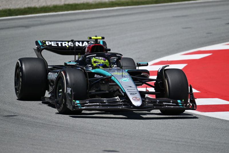 f1-hamilton-barcelona-mercedes